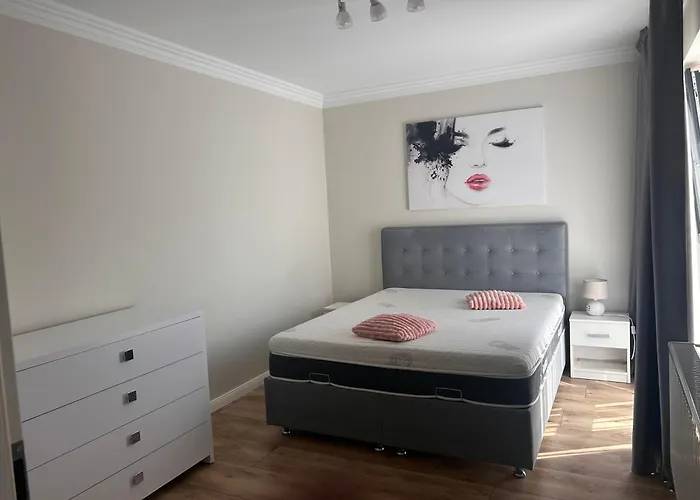 Divany - Coresi Mall Apartment